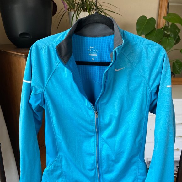 Nike | Women's Blue Dri-Fit Running Jacket - Picture 4 of 9